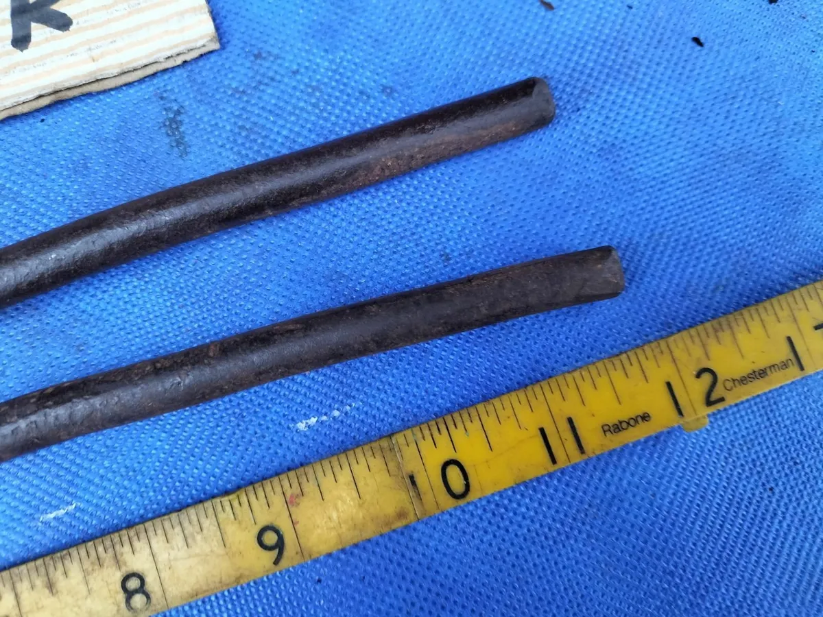 Blacksmiths 12" Flat Tongs - Image 2