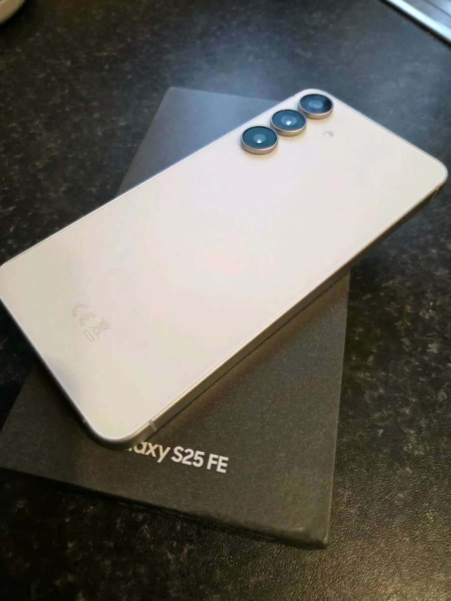 Samsung galaxy s25 fe - Image 1