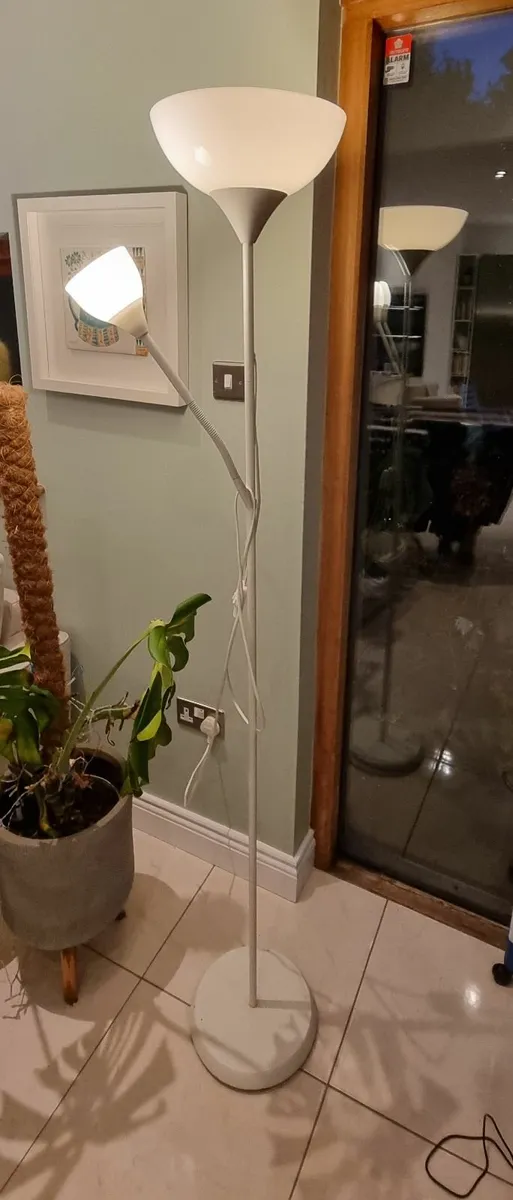 White floor lamp - Image 4