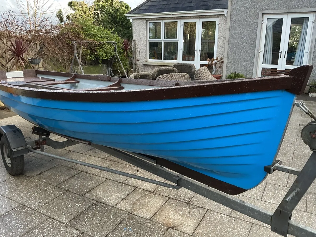 17 ft McA fisher deluxe - Image 2