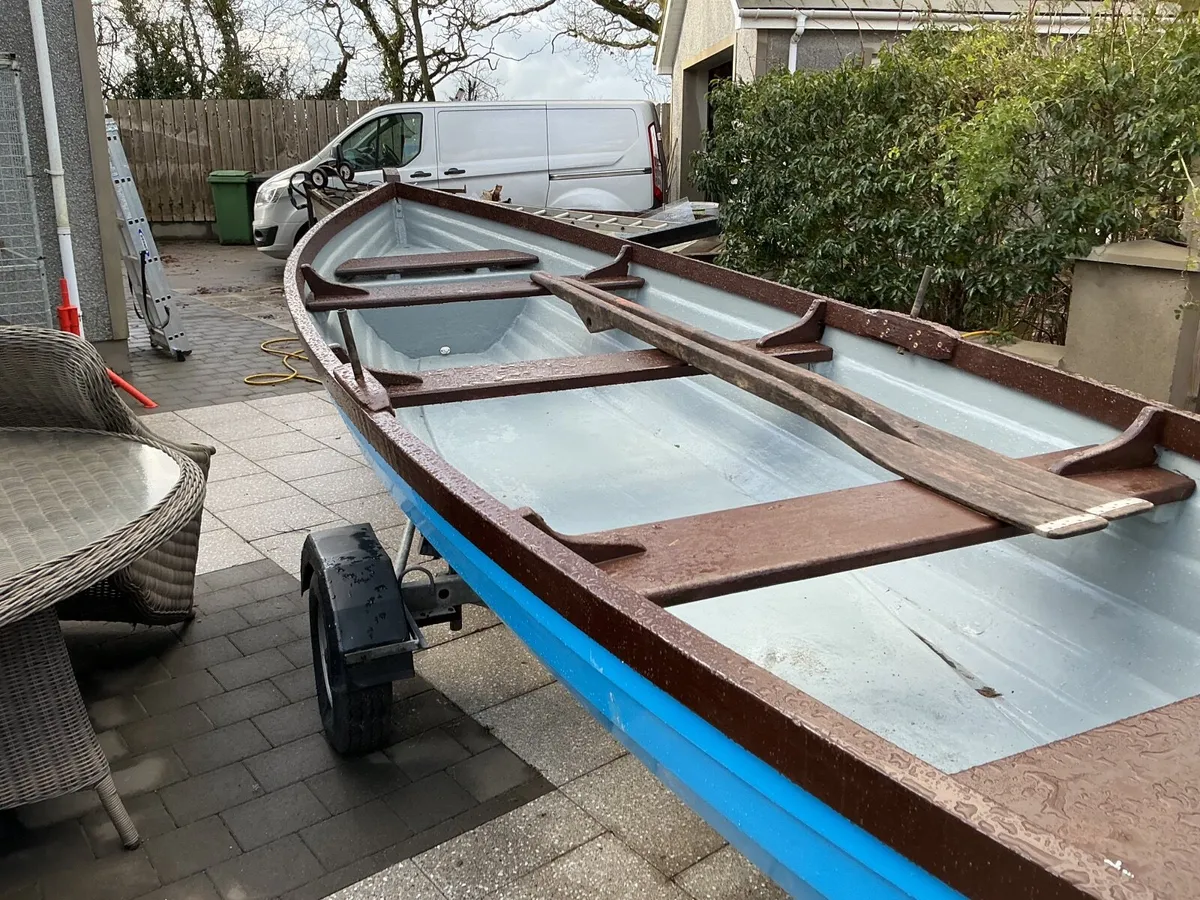 17 ft McA fisher deluxe - Image 4