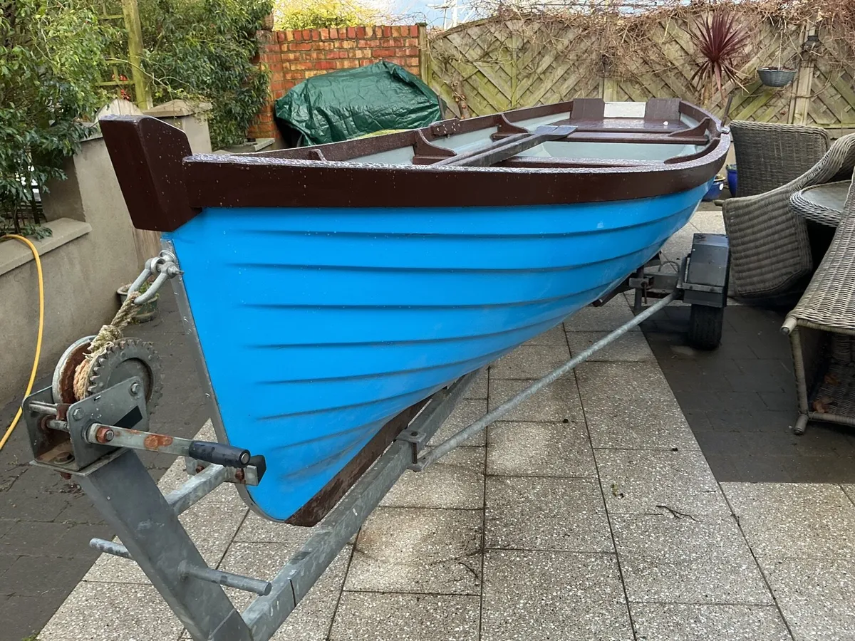 17 ft McA fisher deluxe - Image 1