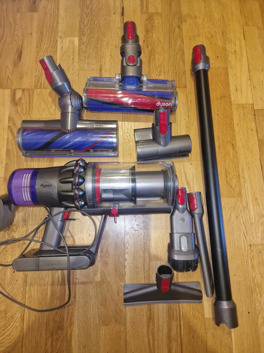 Dyson V11 Click in - Image 1