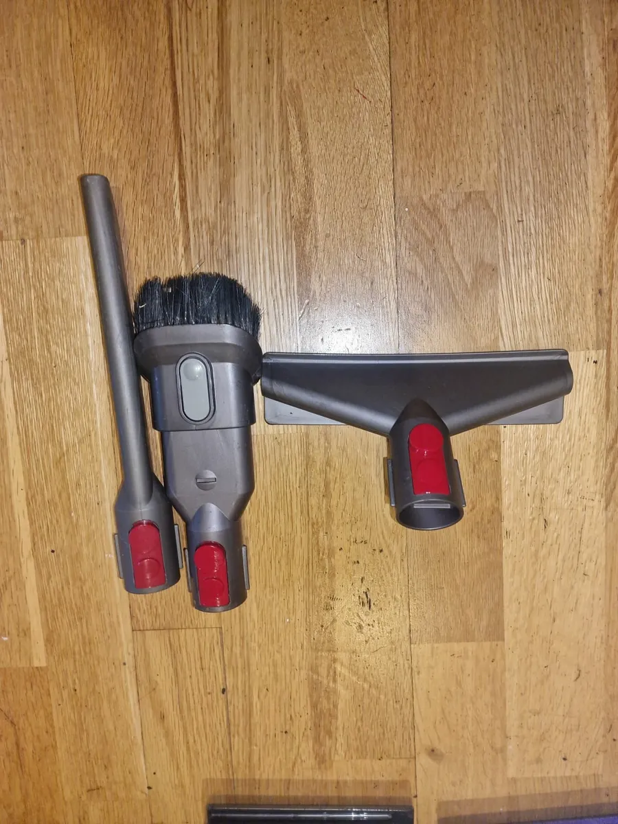 Dyson V11 Click in - Image 3