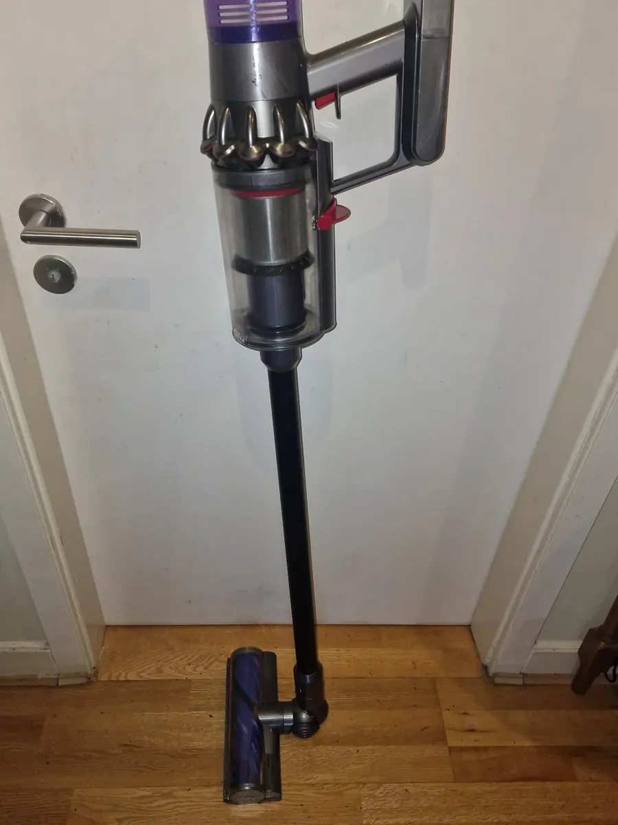 Dyson V11 Click in - Image 4