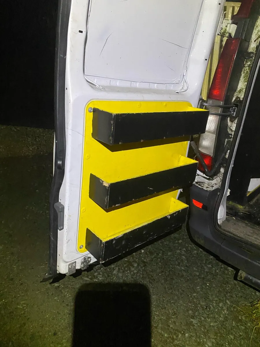 Mercedes Vito shelves - Image 3