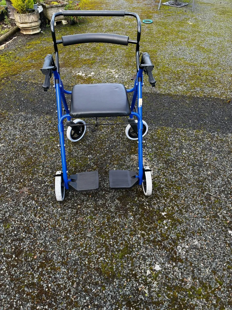 Stroler come wheelchair so handy - Image 2