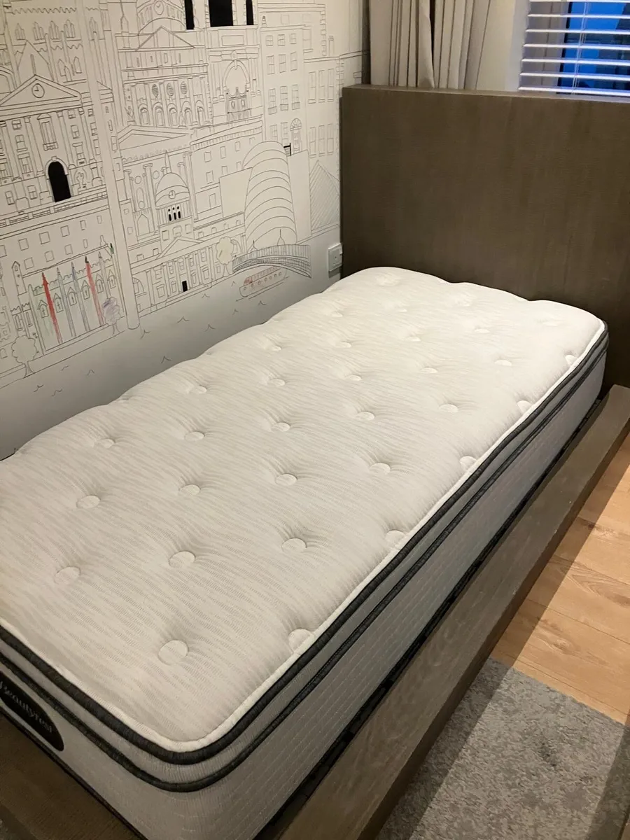 Single bed & mattress - Image 2