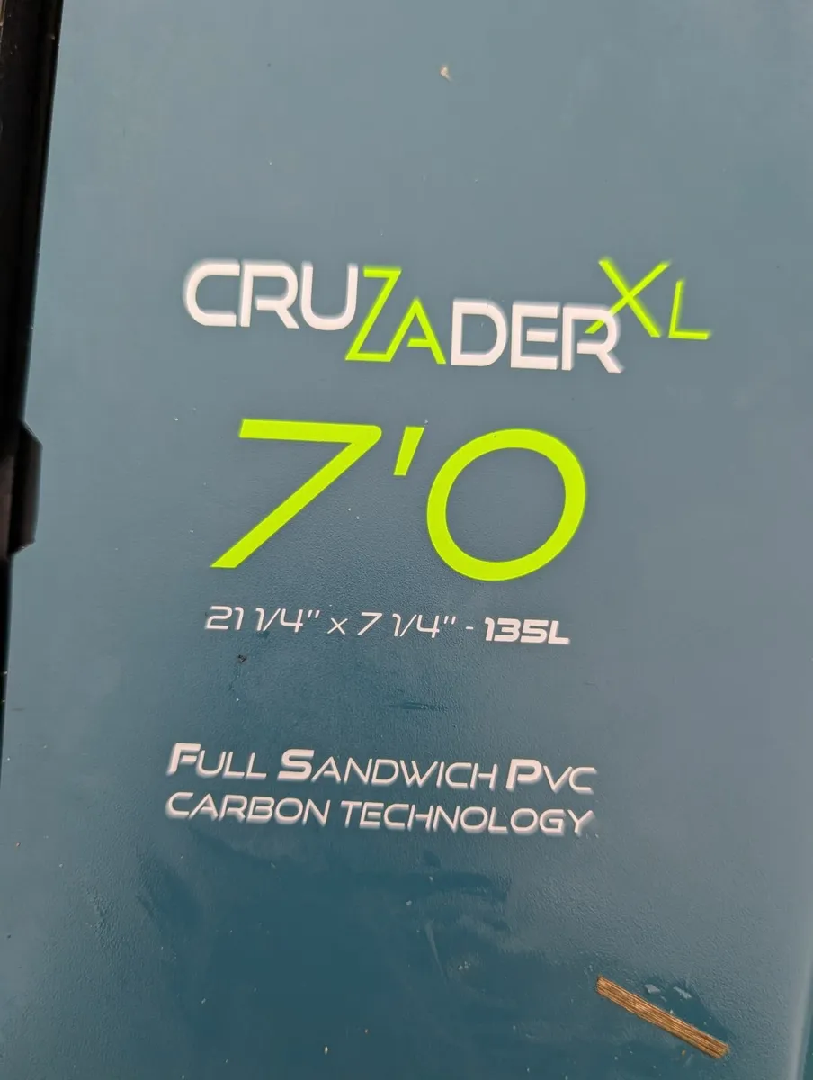 GONG Cruzader XL7'0 Foil Board (135L) bag & straps - Image 2