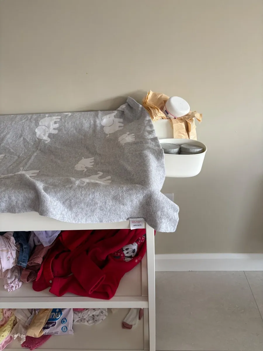 Gulliver changing unit - Image 3