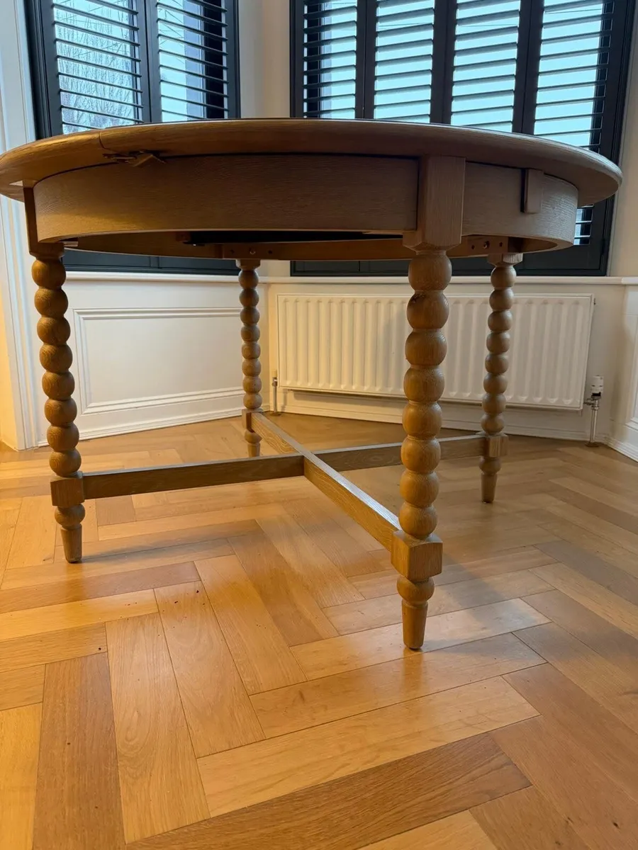 Round Extending Solid Oak Dining Table (120–160cm) - Image 2