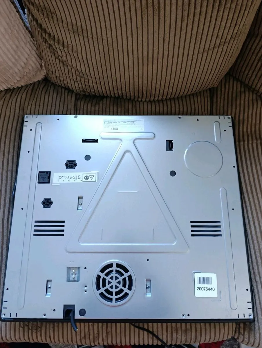 Bosch series 4 induction hob - Image 2