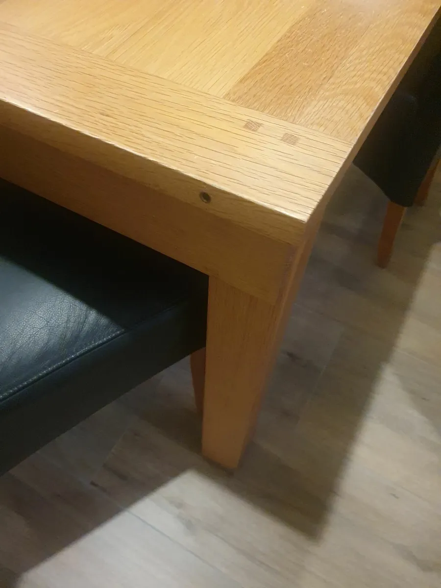 Kitchen table - Image 1