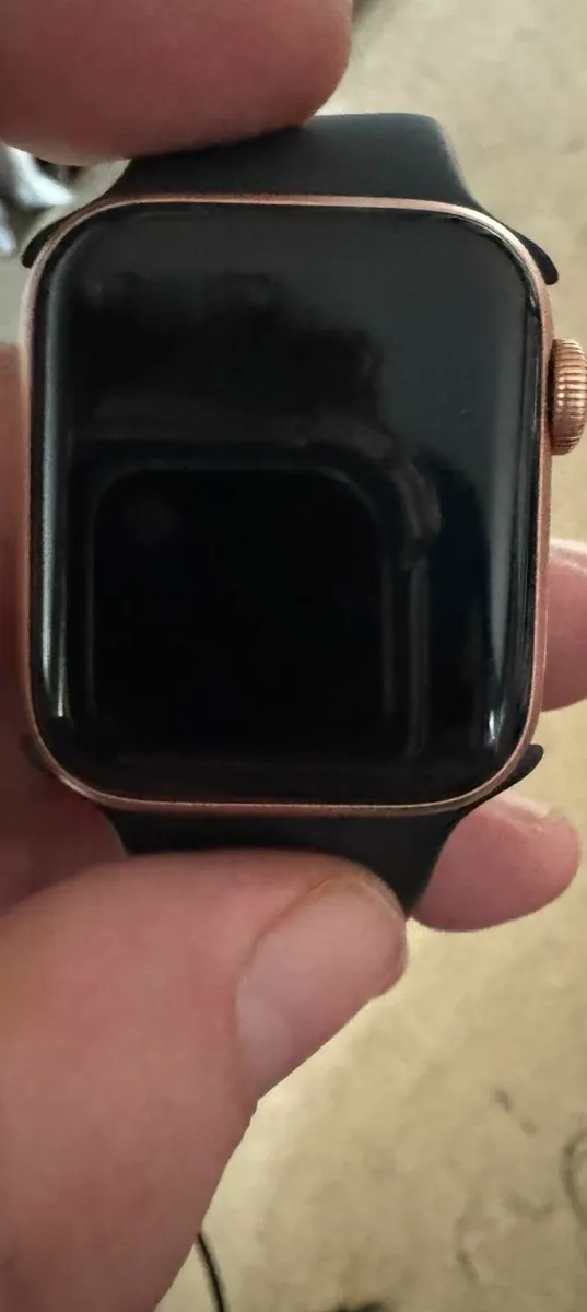 Genuine bronze Apple watch 2 Gen SE 40mm GPS - Image 2