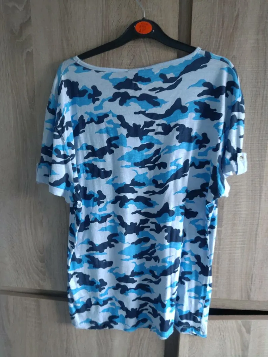Camouflage style t shirt size s  m - Image 4