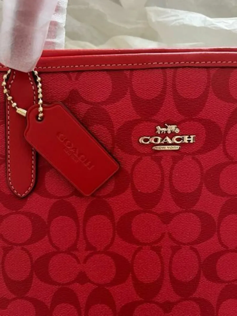 Coach signature city Tote leather NEW with Bag - Image 1