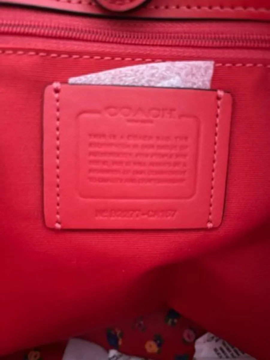 Coach signature city Tote leather NEW with Bag - Image 3