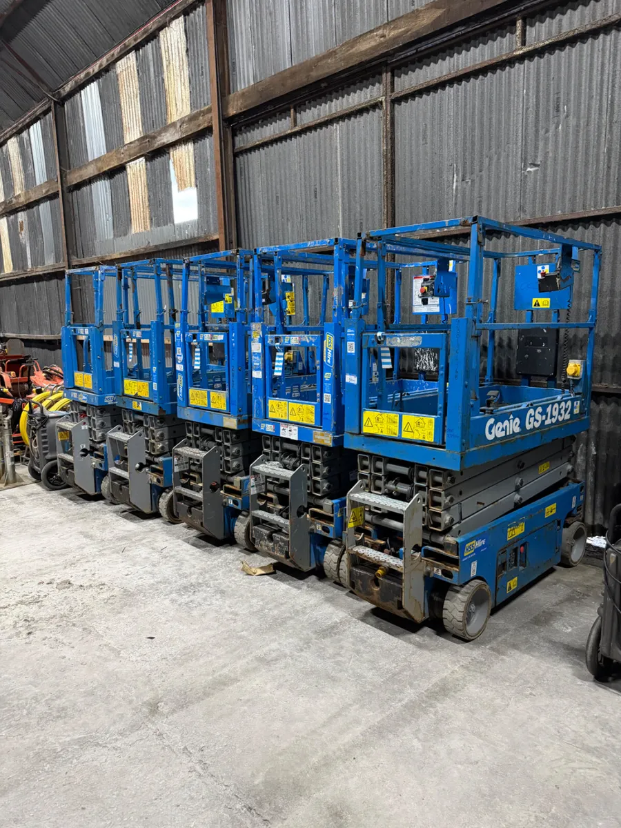 19ft Genie Scissor Lifts - Image 3