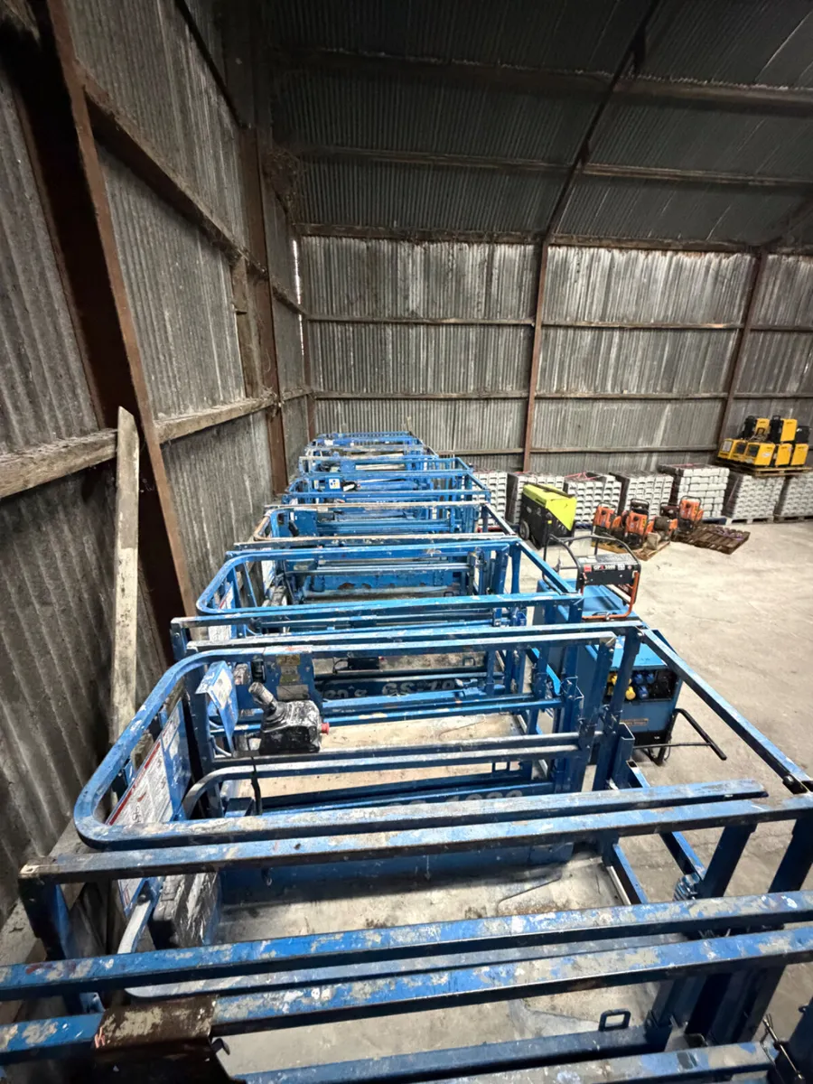 19ft Genie Scissor Lifts - Image 1