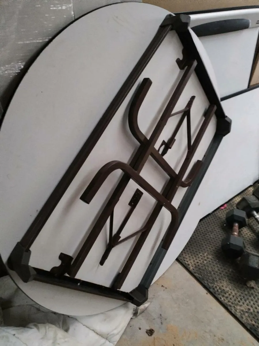 Folded table - Image 2