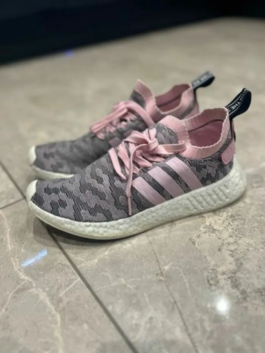 Adidas Boost Womens trainers 8uk 42eu - Image 1