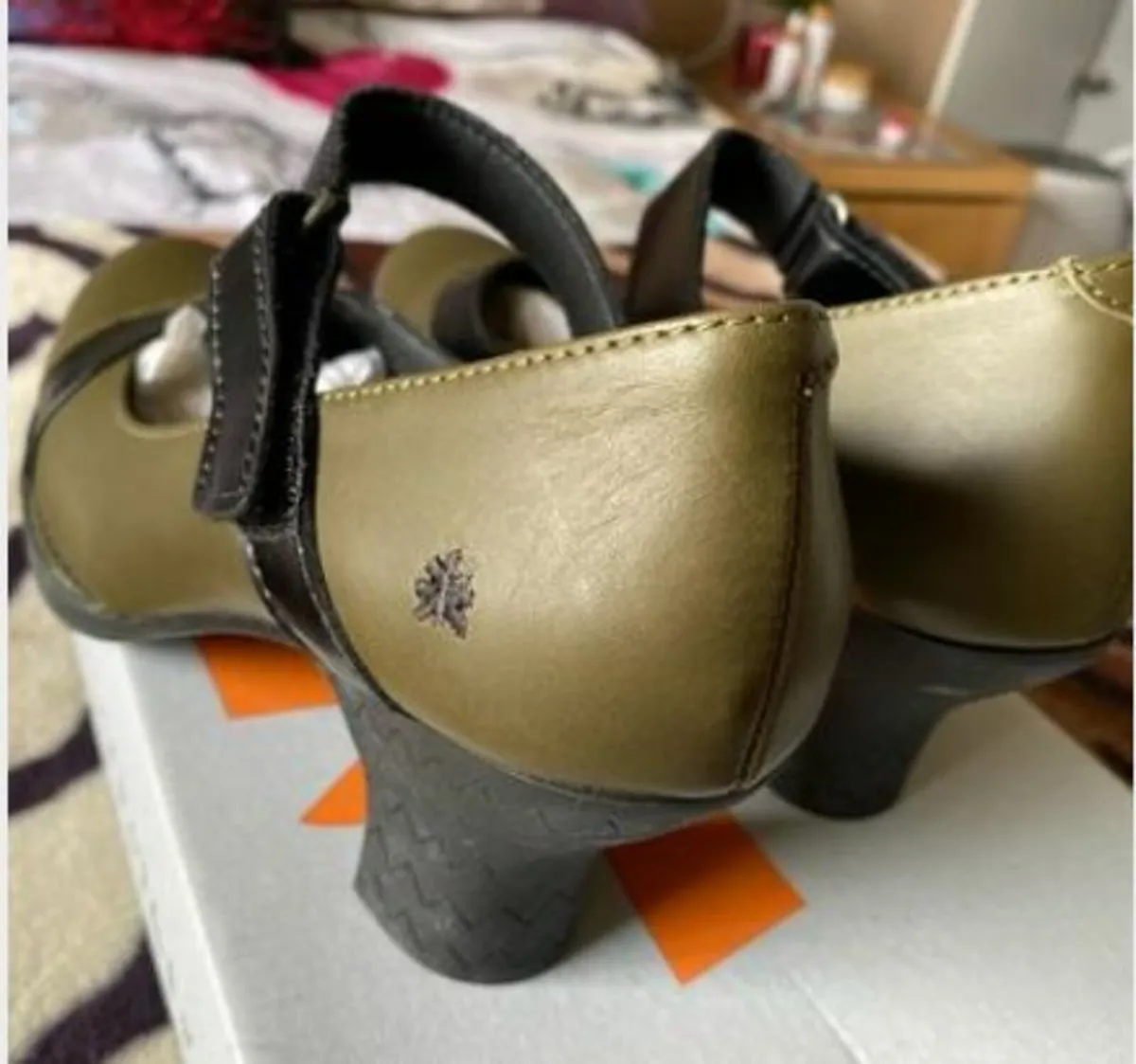 Art leather shoes 8uk /42eu new in box - Image 3