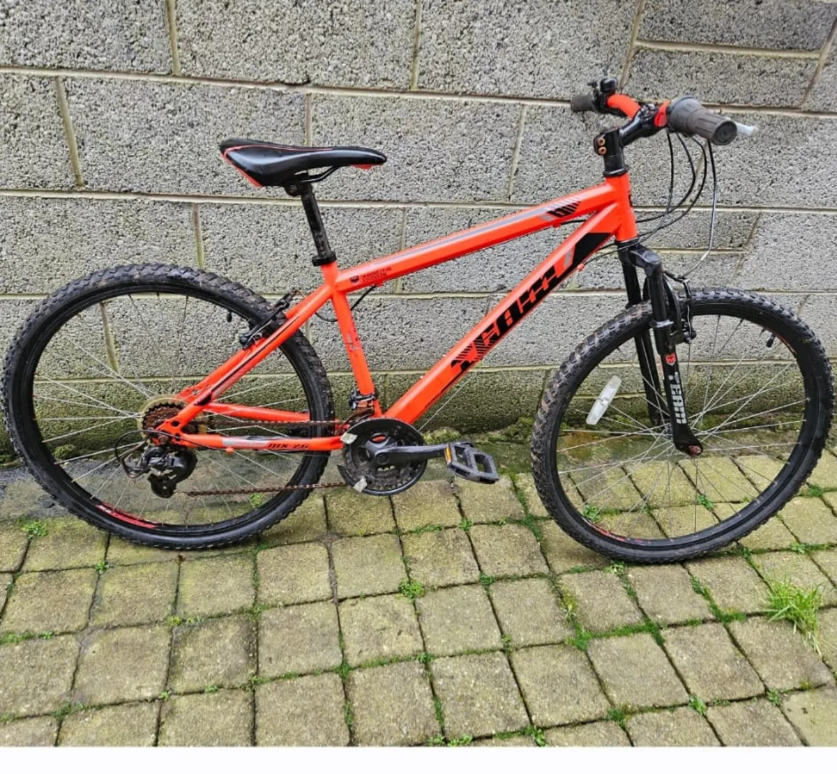 Mountain bike adult size Small. - Image 1