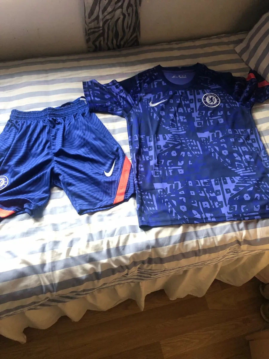Chelsea Training jersey - Image 1