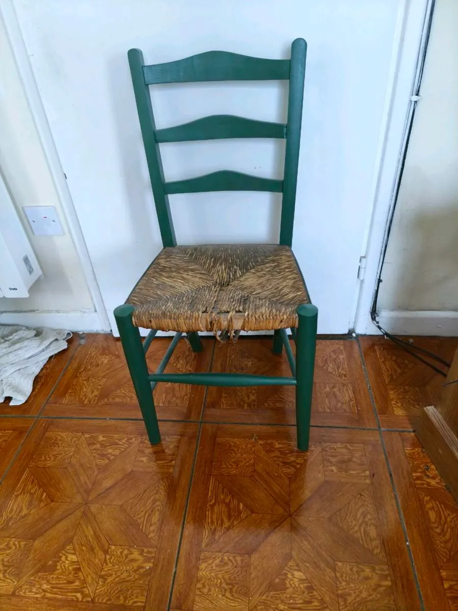 Súgán Chair painted in heritage green - Image 1