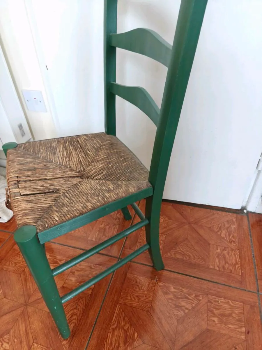 Súgán Chair painted in heritage green - Image 4