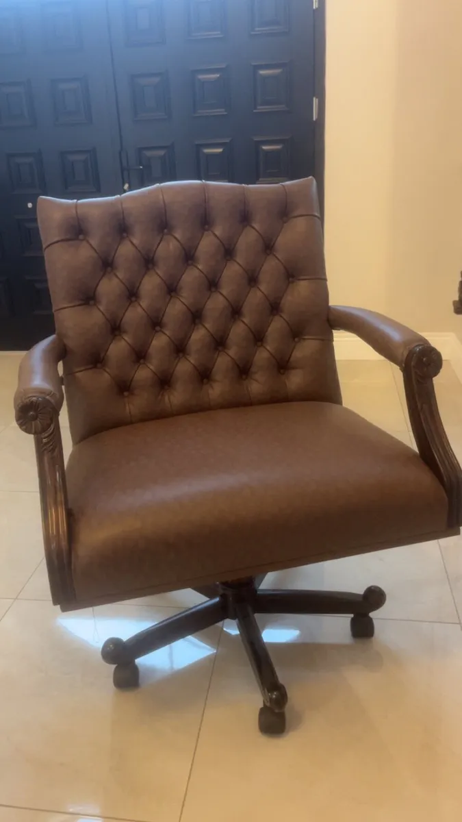 Gainsborough swivel chair - Image 1