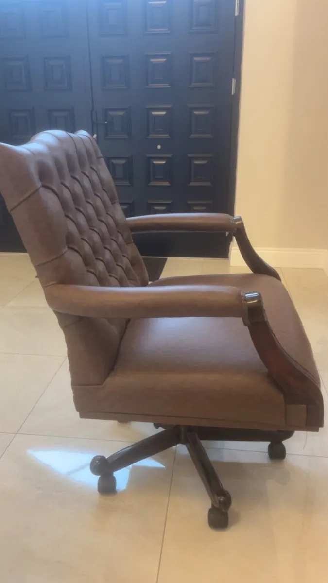 Gainsborough swivel chair - Image 2