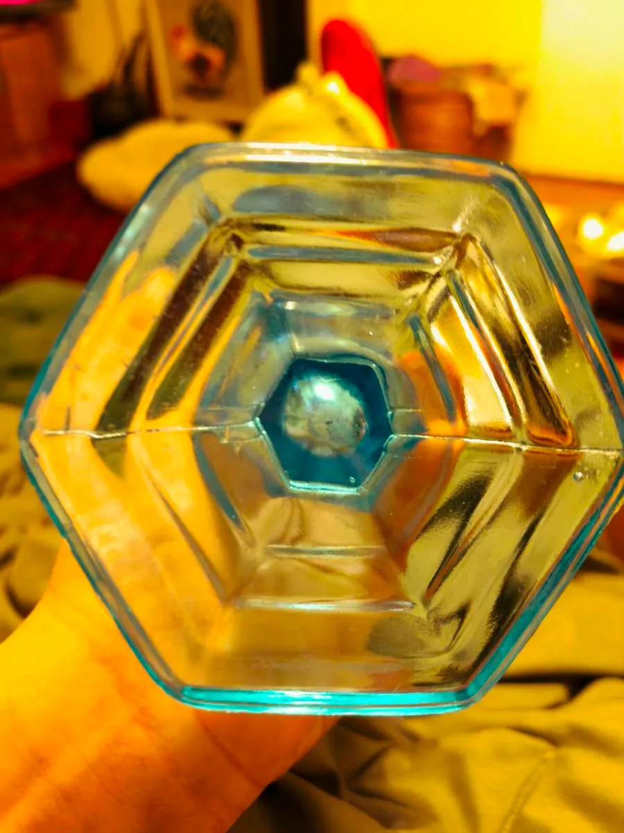 Vintage vaseline vase in turquoise blue - Image 3