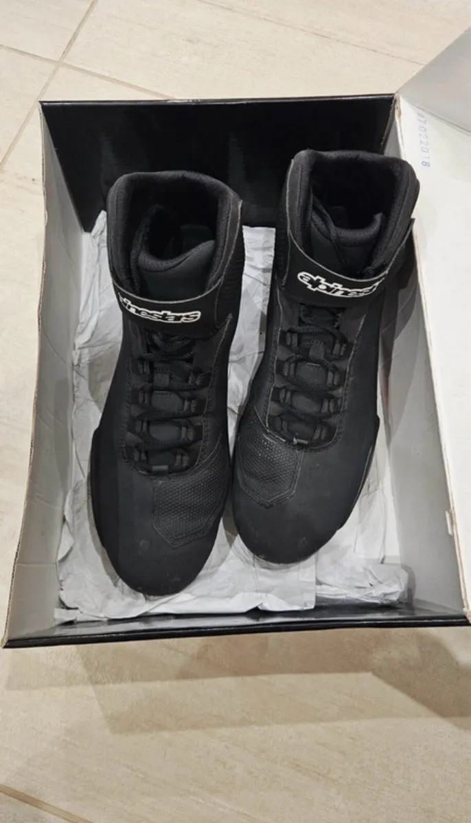 Alpinestars Motorcycle Shoes - Image 1