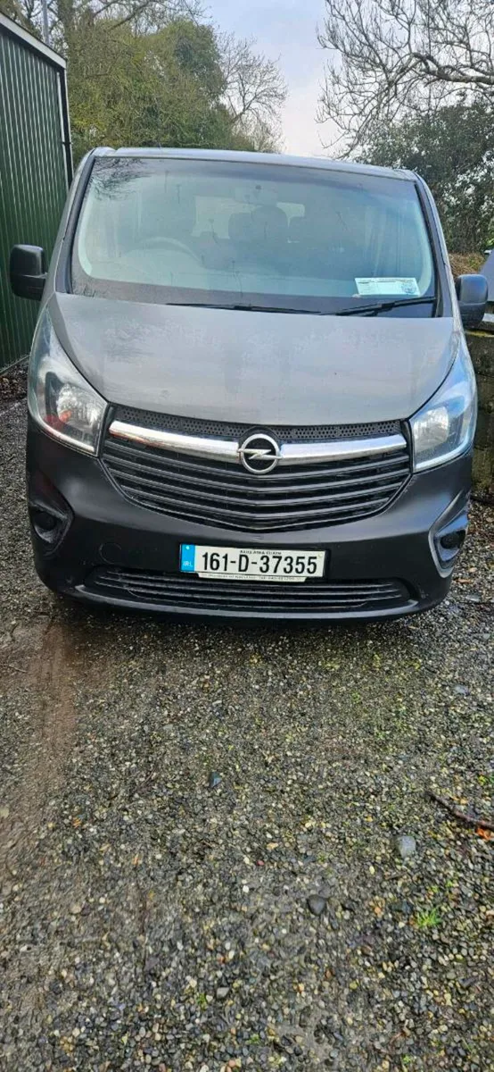 9 seater mini bus - Image 1