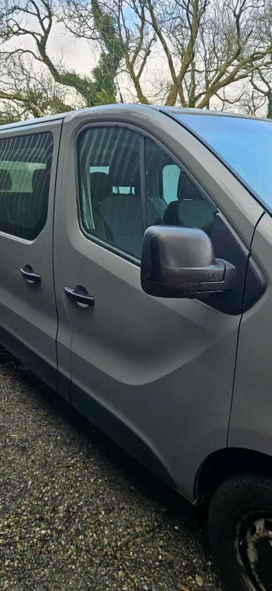 9 seater mini bus - Image 4