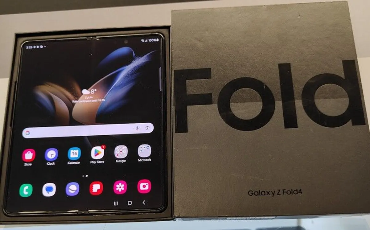 Samsung Galaxy Z Fold 4 - 256GB/ 12GB - Dual Sim Unlocked Phantom Black/ Used - Image 3