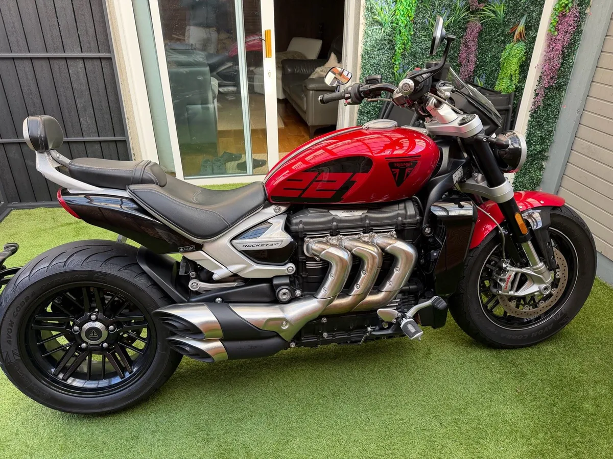 ROCKET 3 GT 221 SPECIAL EDITION - Image 3