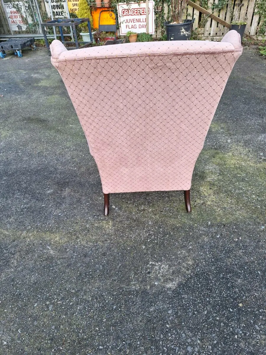 Beautiful Parker Knoll winged back armchair - Image 3