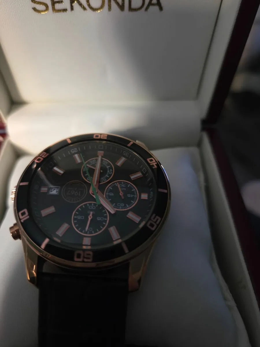 Mens watch - Image 1