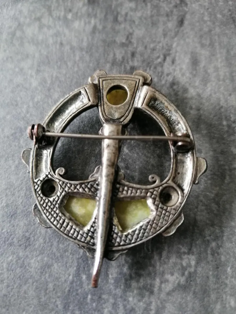 Vintage Connemara Celtic Brooch by Miracle - Image 2