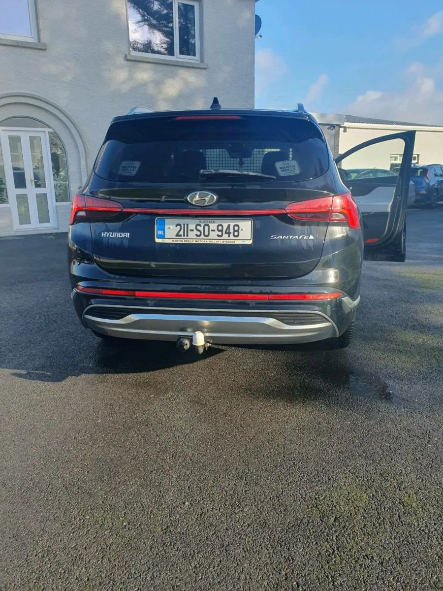 Hyundia Santa Fe 17500Km NO VAT - Image 3