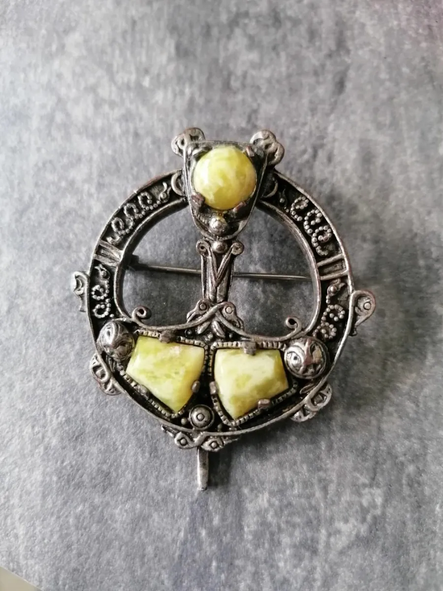 Vintage Connemara Celtic Brooch by Miracle - Image 1