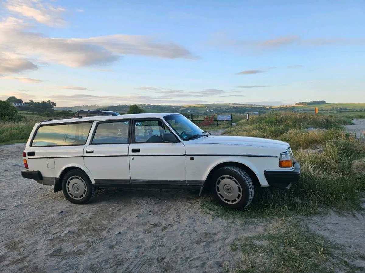Volvo 240 - Image 4