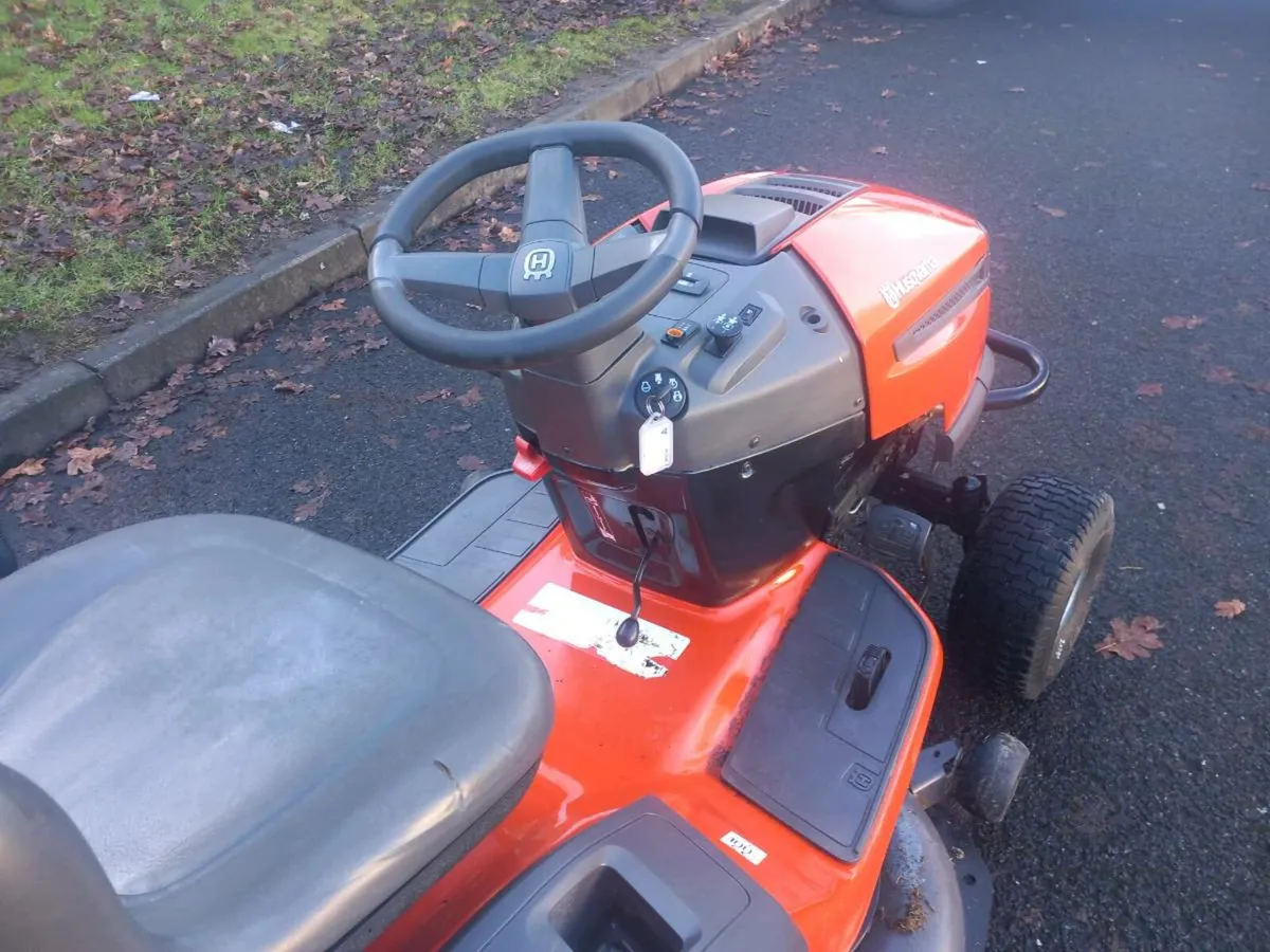 Ride on lawnmower - Image 3