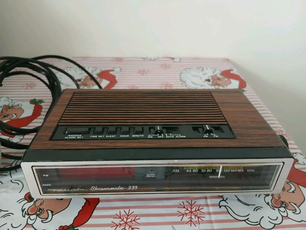 Vintage clock radio - Image 3