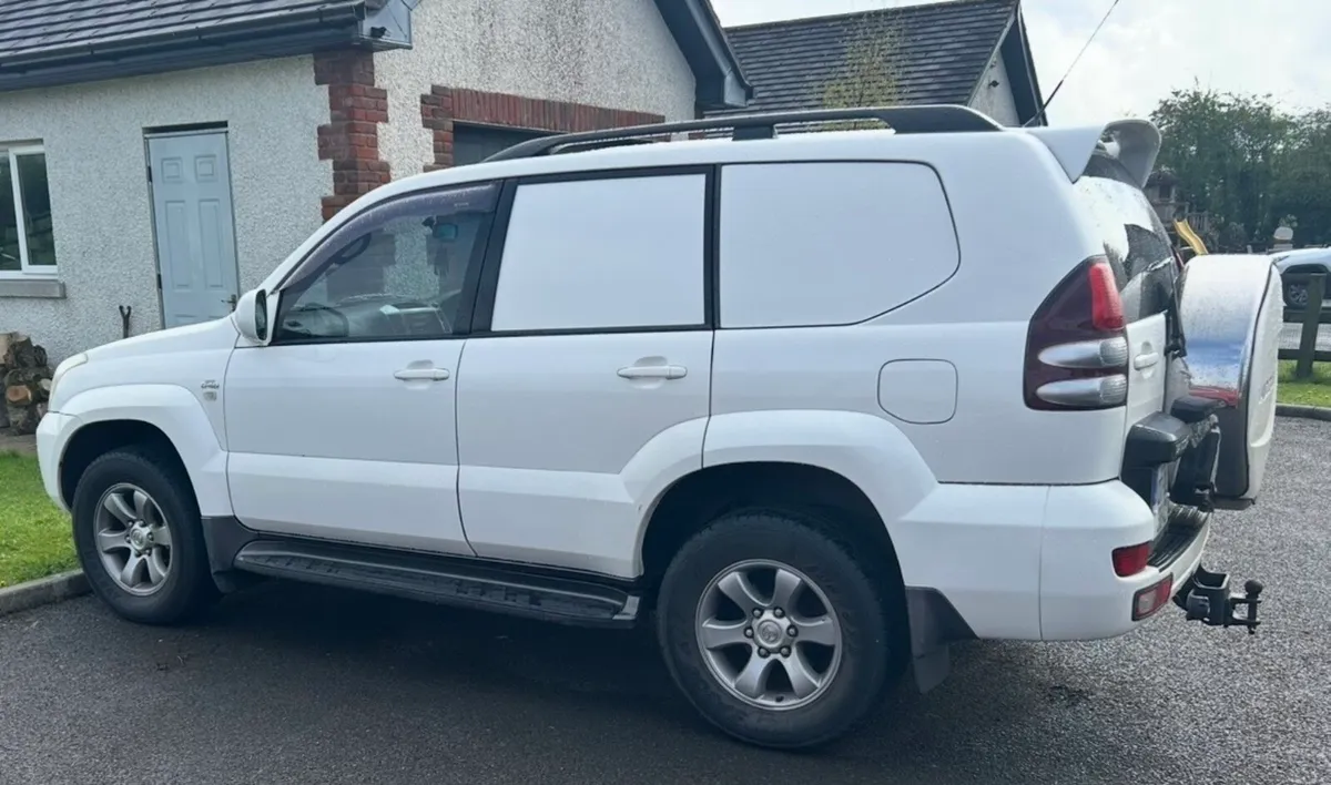 Toyota Land Cruiser - Image 2