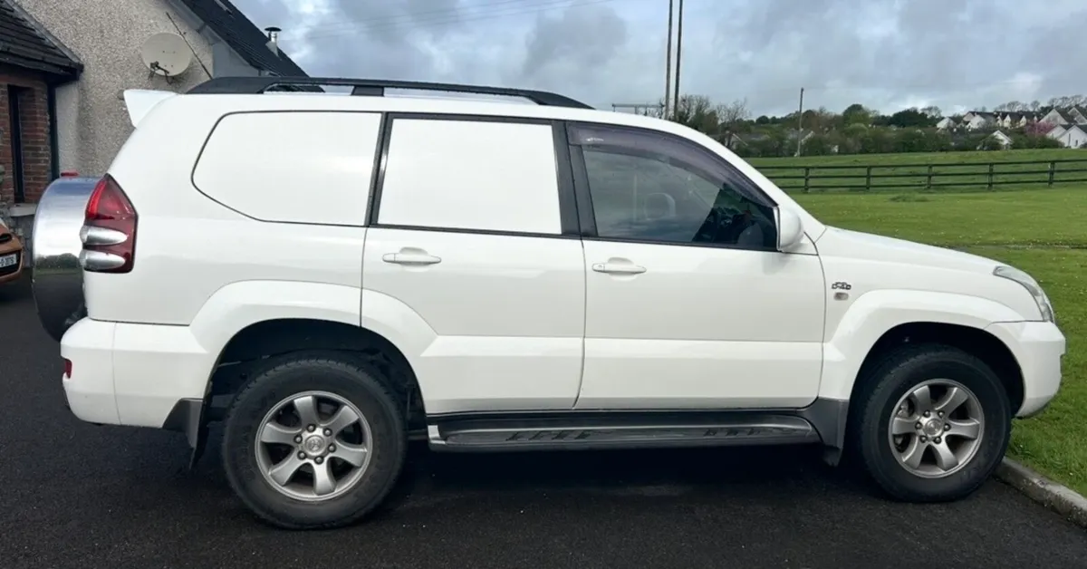 Toyota Land Cruiser - Image 3