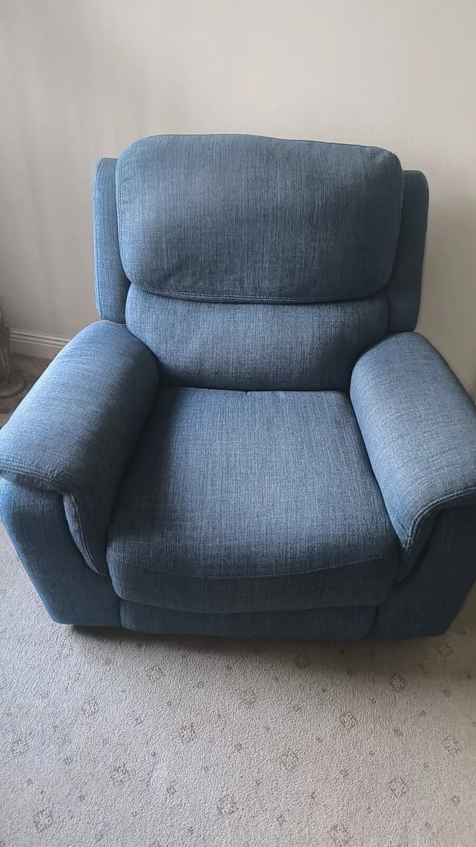 Recliner chairs - Image 3