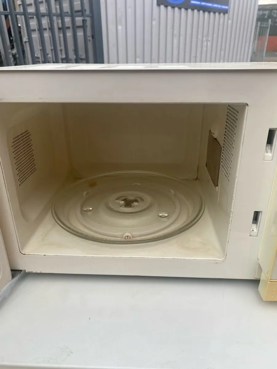 Fridge and Microwave - Image 4